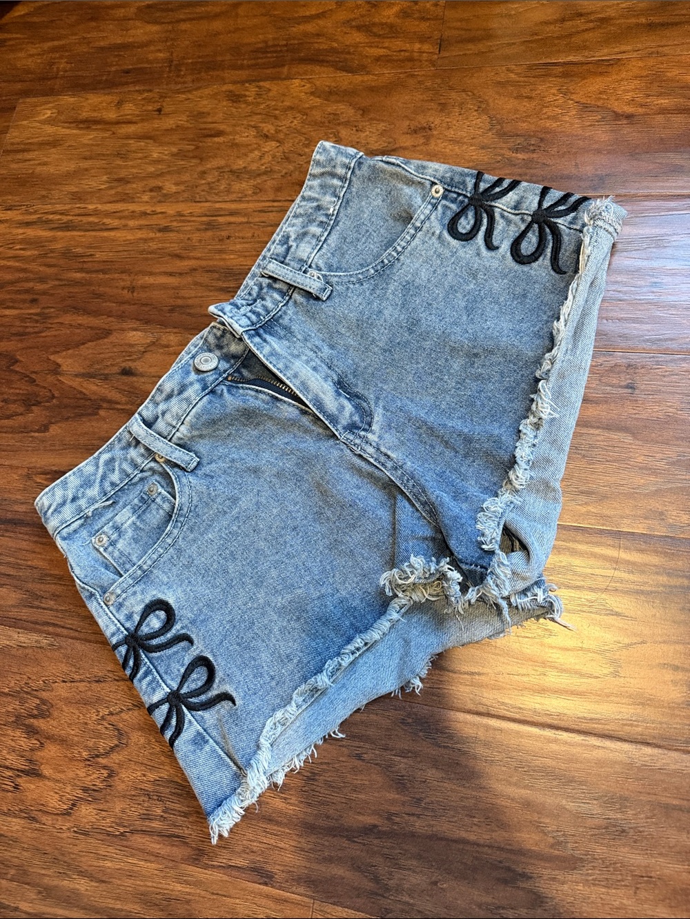 Aeropostale Embroidered Bow Jean Shorts